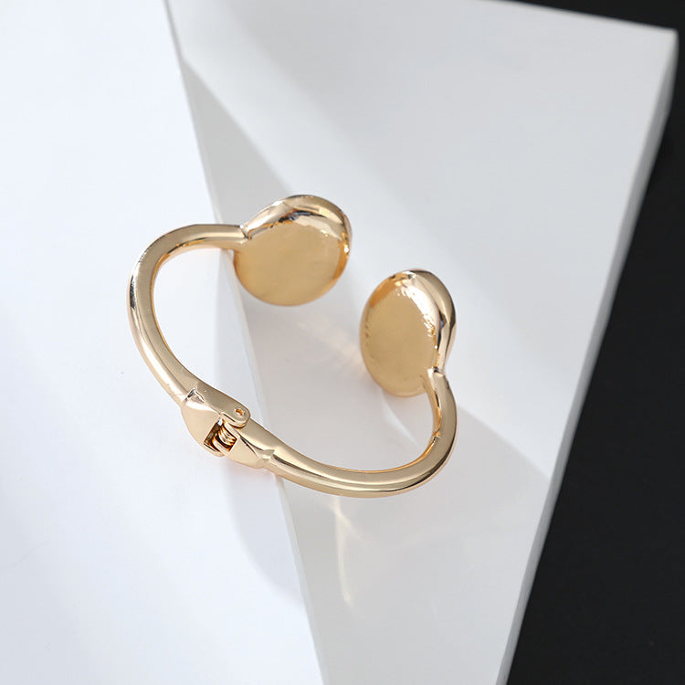 Pearl Cuff Alloy Bracelet B2817