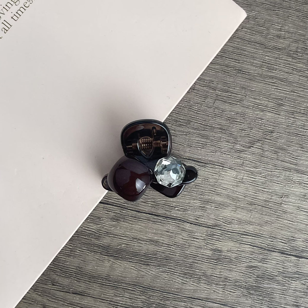 Simple Acrylic Hair Clip L5066 - view 2