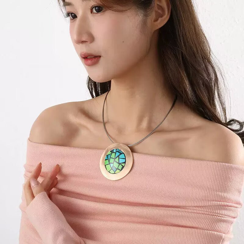 Round Pendant Metal Necklace N5729 - view 2