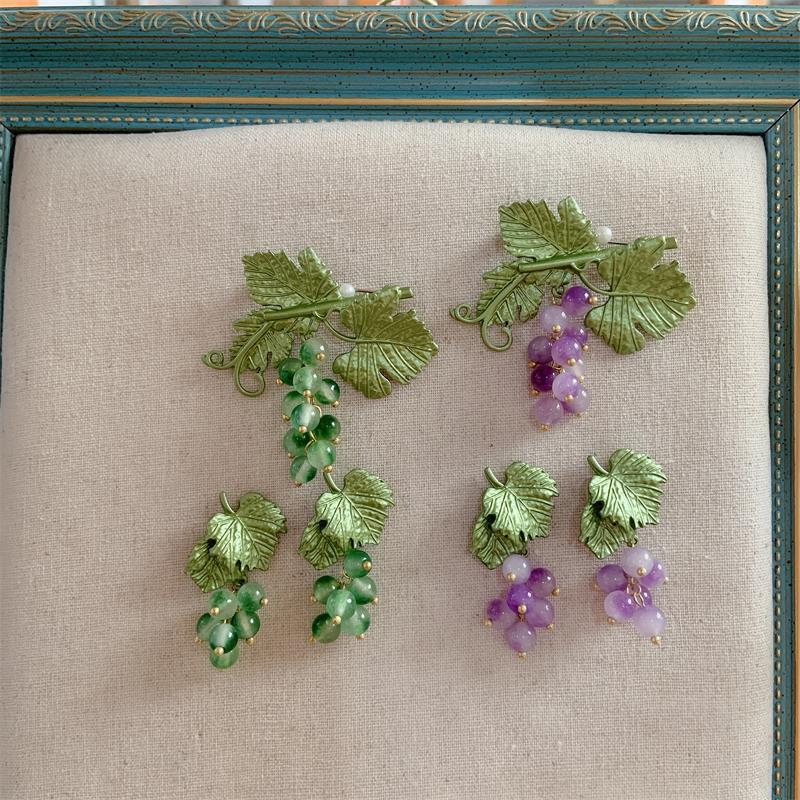 Grape Alloy Brooch PA3326