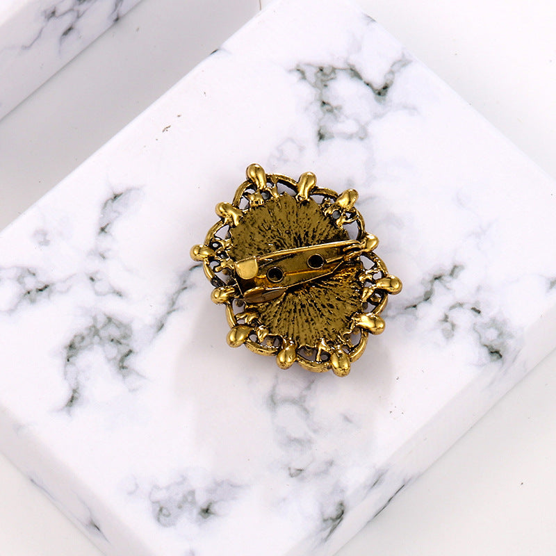 Baroque Portrait Brooch PA3784