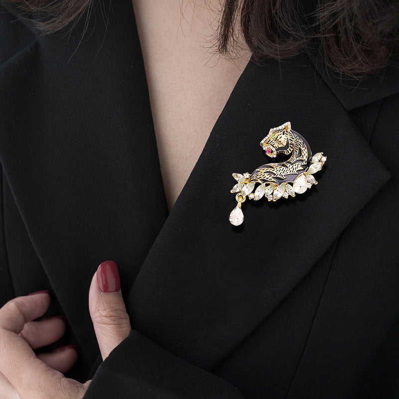 Tiger Rhinestone Brooch PA4003