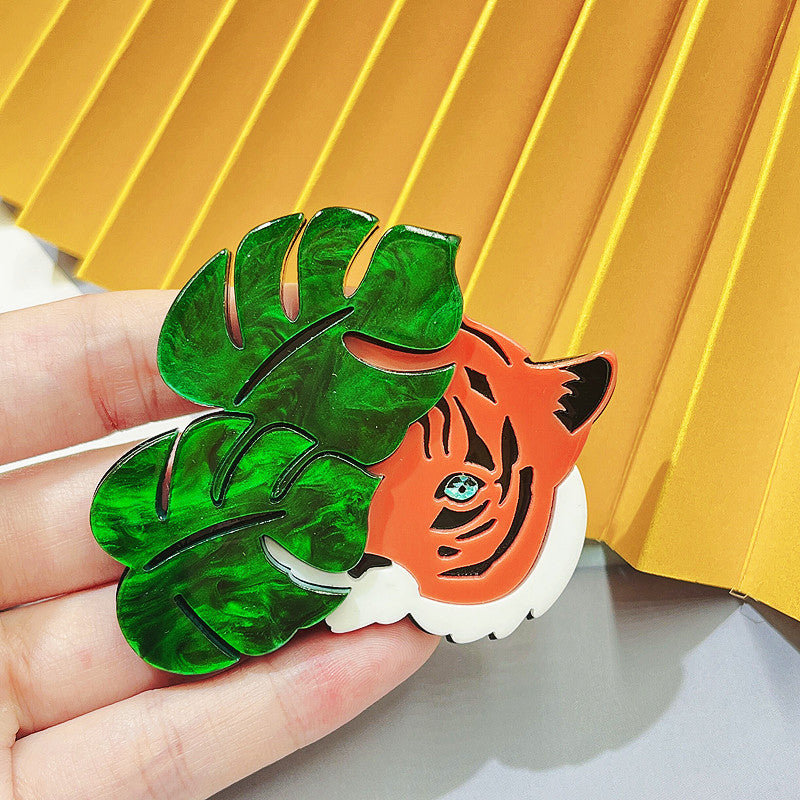 Leaf Tiger Acrylic Brooch PA4414