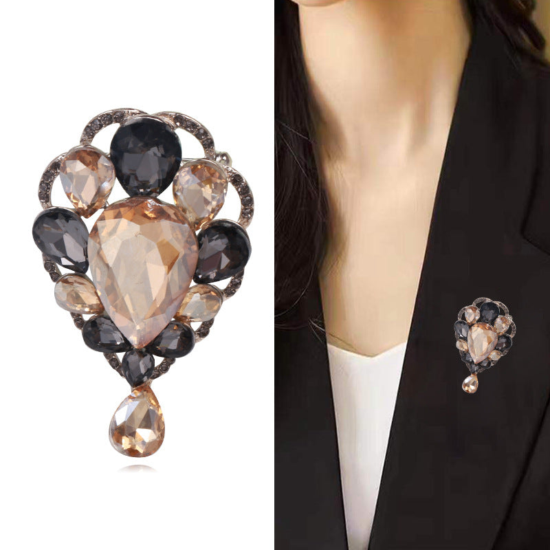 Teardrop Rhinestone Brooch PA4777