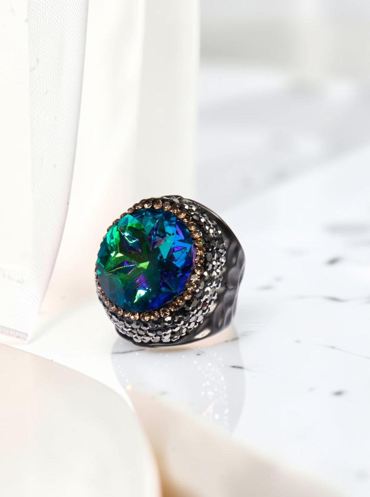 Glass Pavé Cocktail Ring R2723-Black